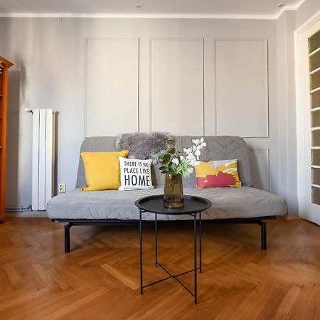 Stylish & Spacious Apartment Near The Old Town - A Touch Of History, A Dash Of Modernity ブカレスト エクステリア 写真