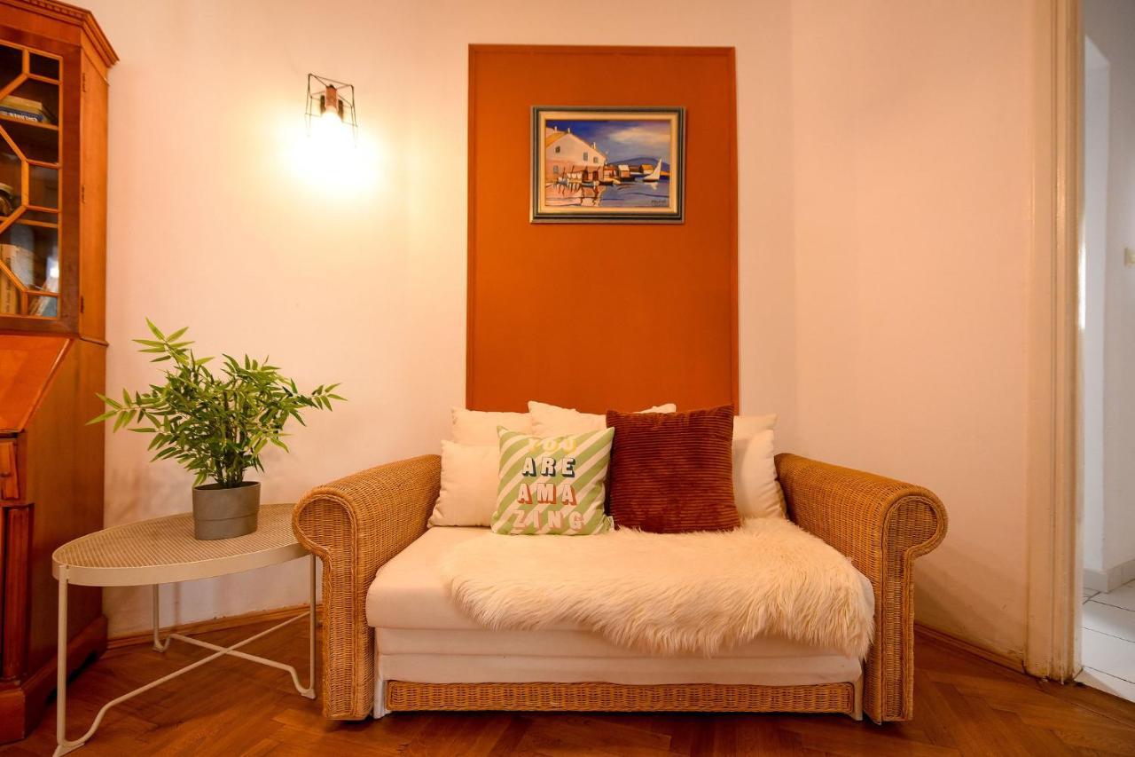 Stylish & Spacious Apartment Near The Old Town - A Touch Of History, A Dash Of Modernity ブカレスト エクステリア 写真