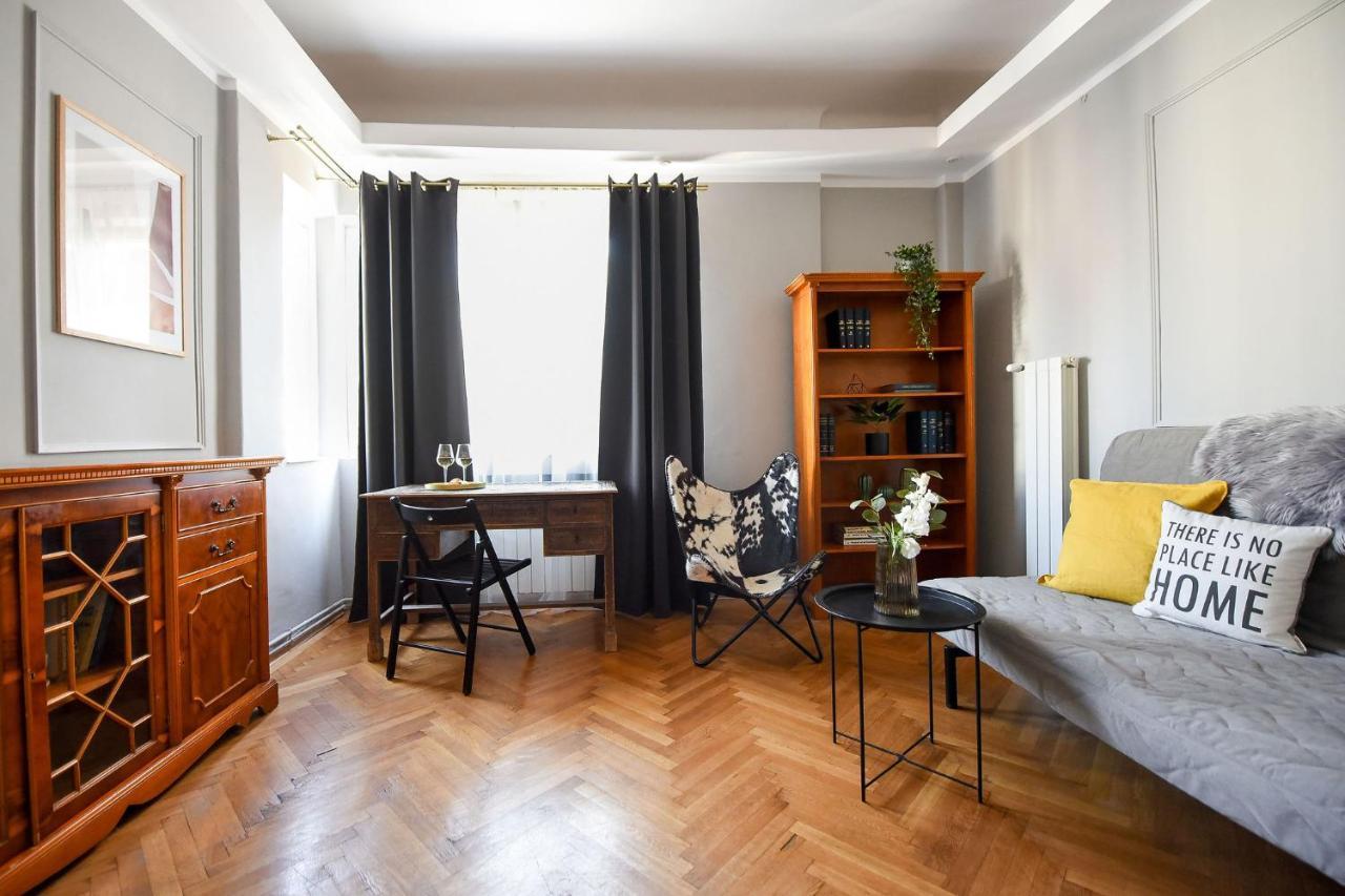 Stylish & Spacious Apartment Near The Old Town - A Touch Of History, A Dash Of Modernity ブカレスト エクステリア 写真